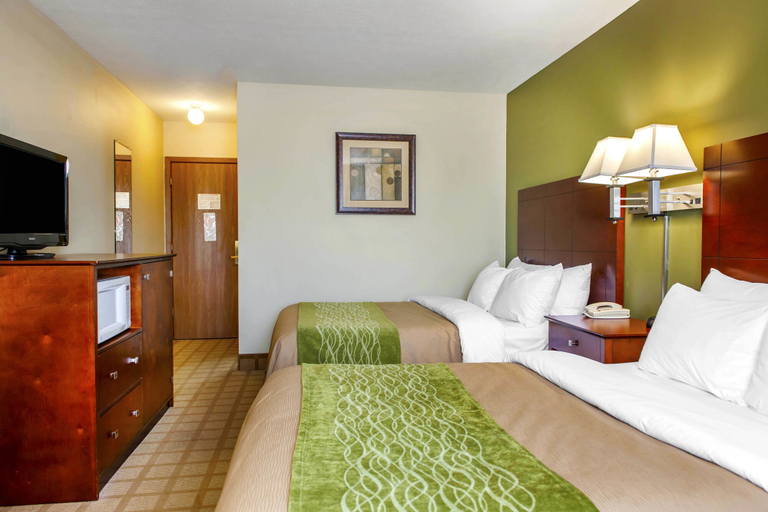 Bedroom 3, Quality Inn I-74 Batesville, Ripley