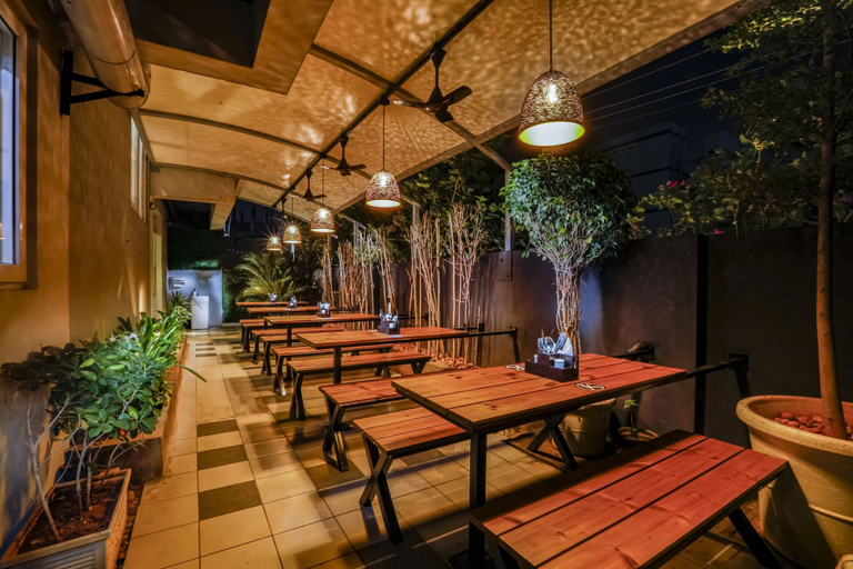 Food & Drinks 5, Floressa Randa, Thiruvallur