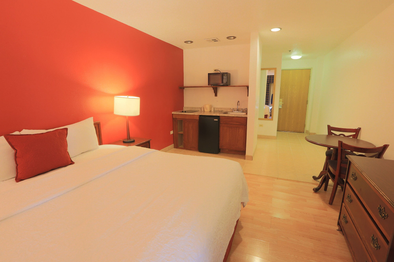 Bedroom 4, Days Inn by Wyndham Calumet Park, Cook