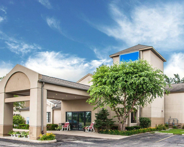 Exterior & Views 2, Baymont Inn & Suites by Wyndham Mukwonago, Waukesha