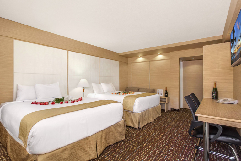 Bedroom 4, Ocean Beach Club Hotel, Broward