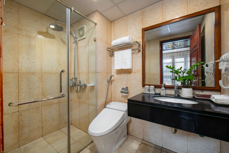 Bathroom 4, Hanoi Nostalgia Hotel & Spa, Hoàn Kiếm