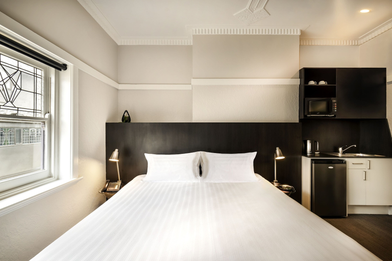 Bedroom 5, Como Court, Melbourne