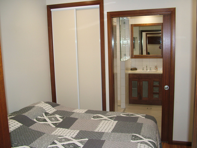 Bedroom 4, The Summit B&B, Atherton