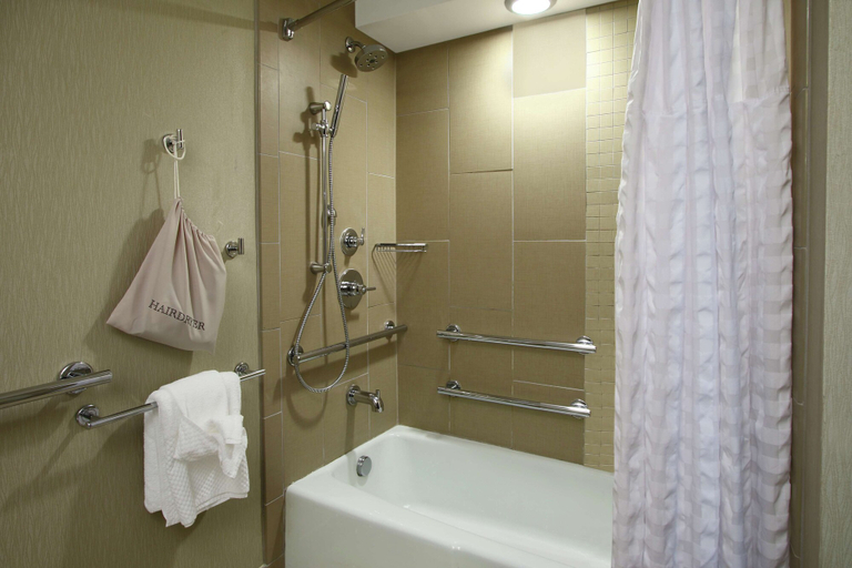 Bathroom 5, DoubleTree by Hilton Hotel Newark Ohio, Licking