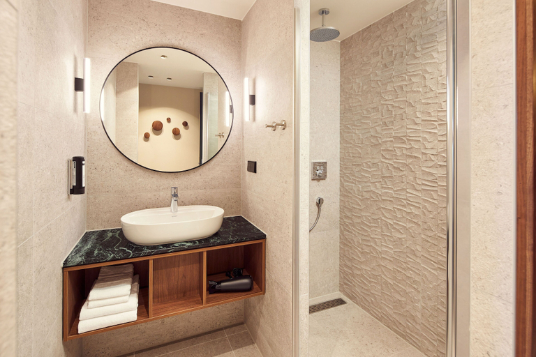 Bathroom 5, Met Hotel Amsterdam, Amsterdam