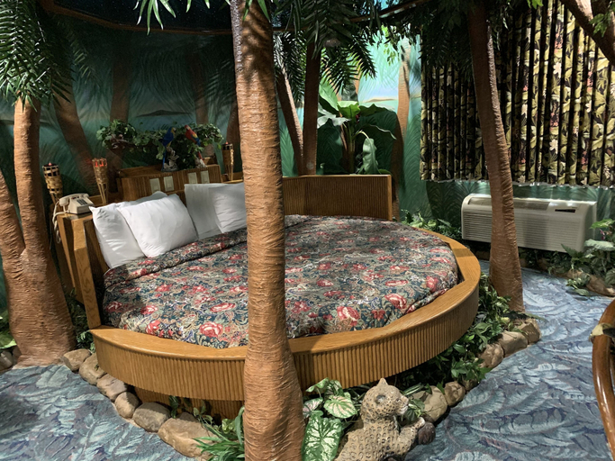 Others 5, Designer Inn & Suites, Tama