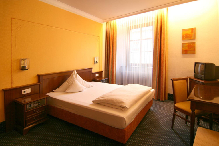 Bedroom 4, Altstadthotel Arch, Regensburg
