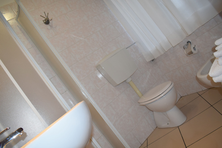 Bathroom 4, Hotel Dalmazia, Florence