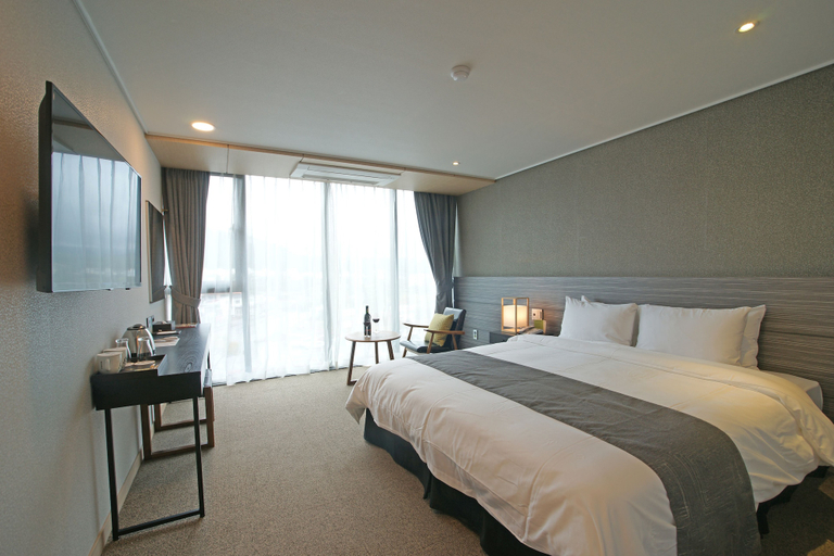 Bedroom 3, I-Jin Hotel, Jeju