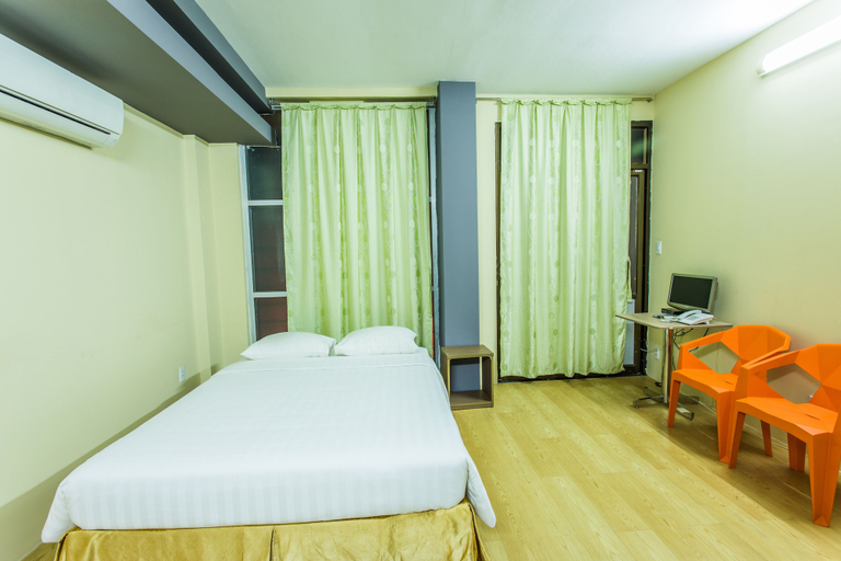 Bedroom 2, Golden Gate China Town Hotel, Yangon