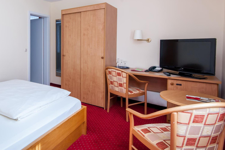 Bedroom 2, Hotel Englischer Hof, Osterode am Harz