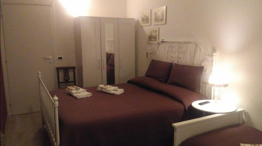Bedroom 4, B&B San Vitale, Bologna