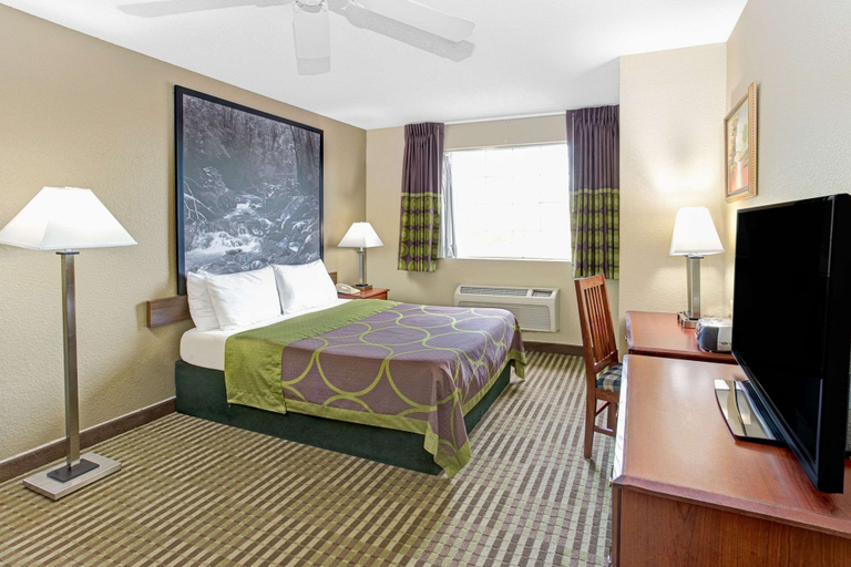 Bedroom 5, Super 8 by Wyndham Gurnee, Lake