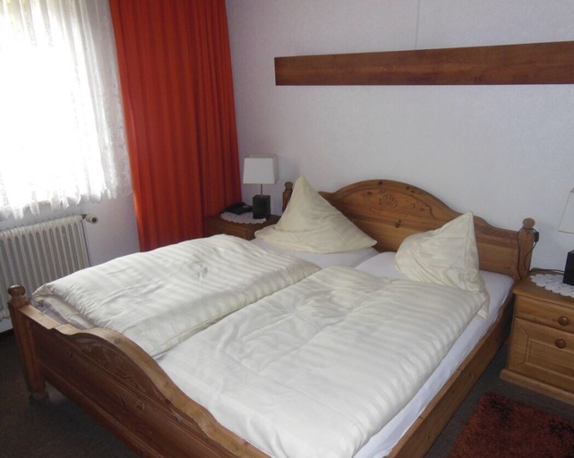 Bedroom 3, Hotel Kämpgens - Hof, Mülheim an der Ruhr