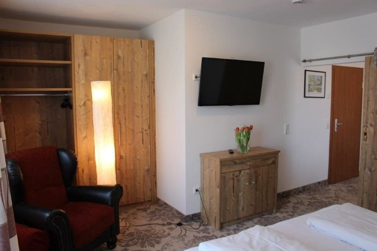 Bedroom 3, Hotel Häußler, Pfaffenhofen an der Ilm