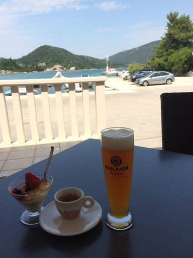 Food & Drinks 4, Villa Menalo, Ston
