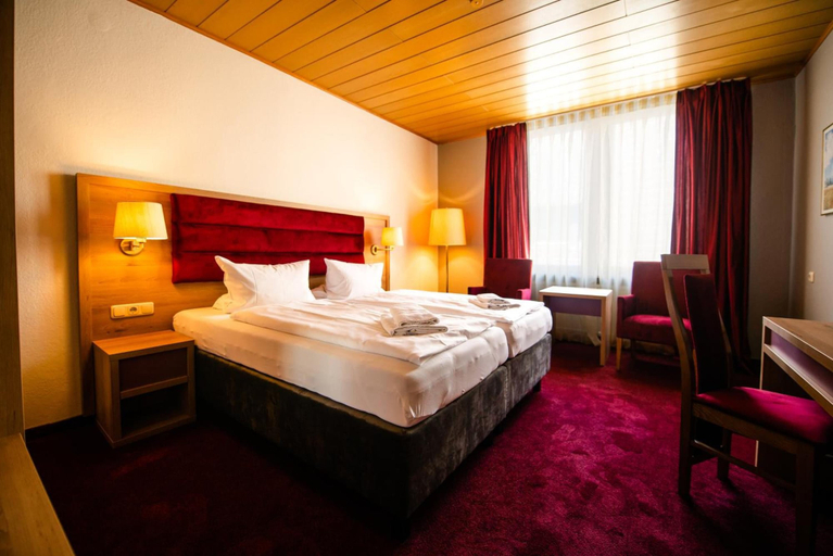 Bedroom 2, Hotel Fränkischer Hof, Kitzingen