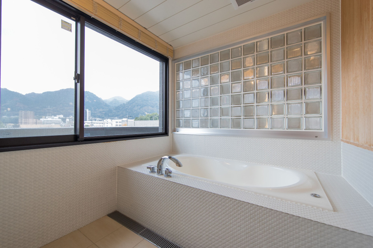 Bathroom 5, Hana Beppu, Beppu