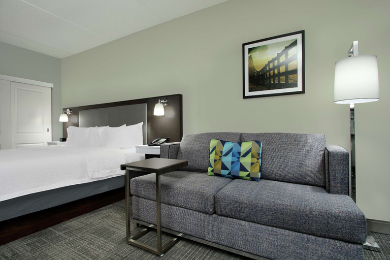 Bedroom 3, Hampton Inn Hagerstown-I-81, Washington