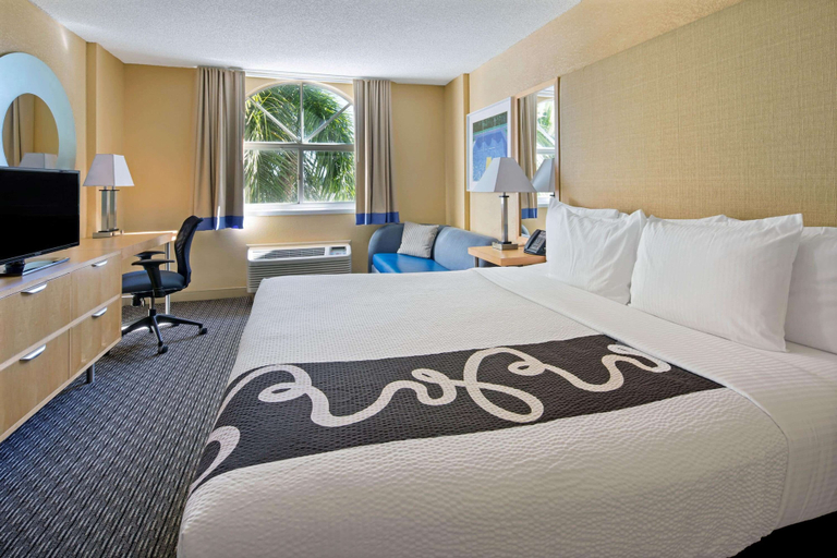 Bedroom 3, La Quinta Inn & Suites by Wyndham Sunrise, Broward