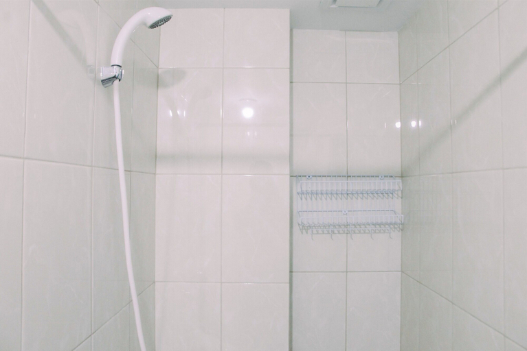 Bathroom 3, Nice 2BR at Springlake Summarecon Bekasi Apartment, Bekasi