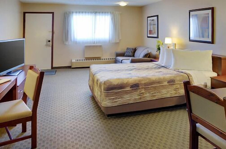 Bedroom 5, Nova Inn Kindersley, Division No. 13