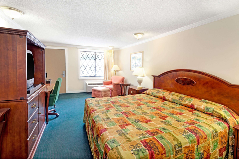 Bedroom 2, Knights Inn Austell, Cobb