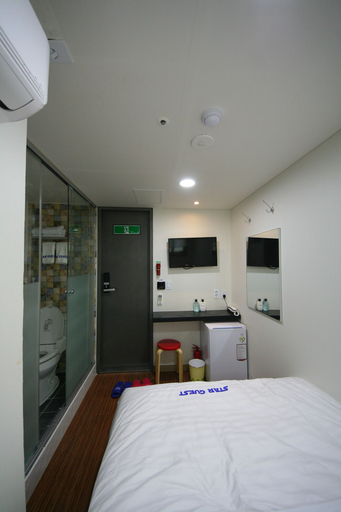 Bedroom 4, Star Guest House, Jung