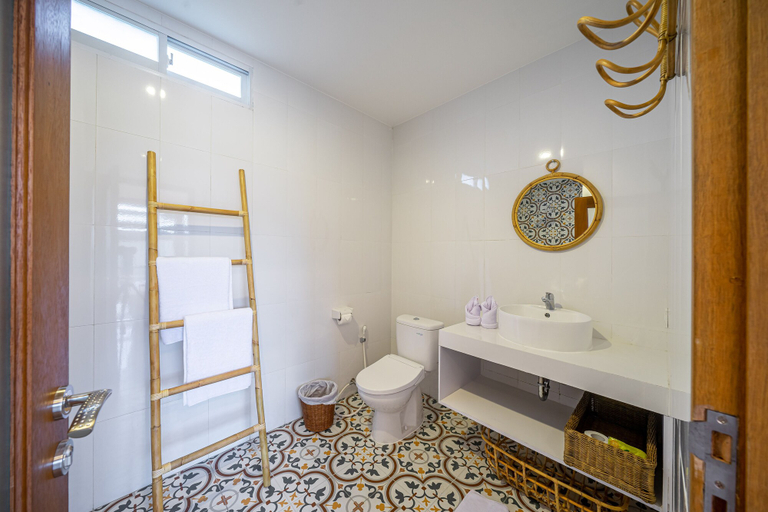 Bathroom 3, Kasmaran Bali Guest House, Badung