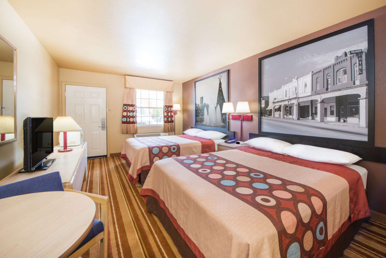 Bedroom 4, Super 8 by Wyndham Big Cabin/Vinita Area, Craig
