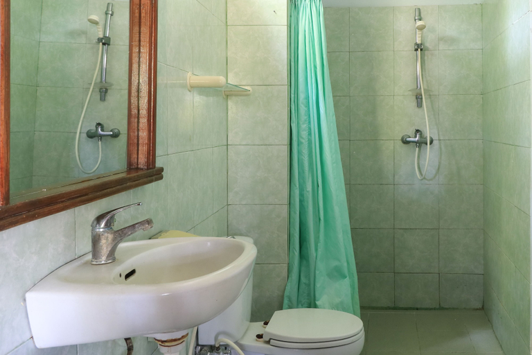Bathroom 3, Bali Senia Hotel, Denpasar