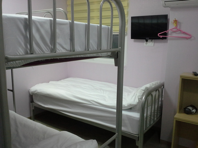 Bedroom 3, Rainbow Hotel Myeongdong, Jung