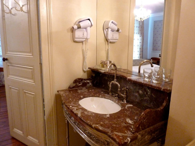 Bathroom 3, Château des Tertres, Loir-et-Cher