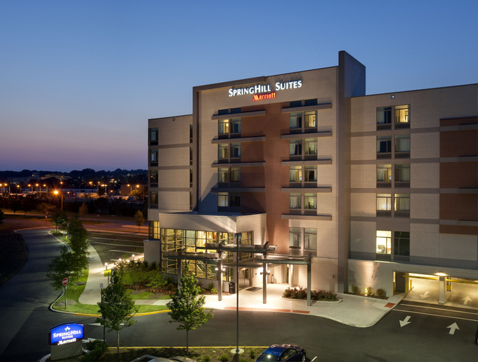 Exterior & Views 2, Springhill Suites by Marriott Alexandria Old Town/Southwest, Alexandria