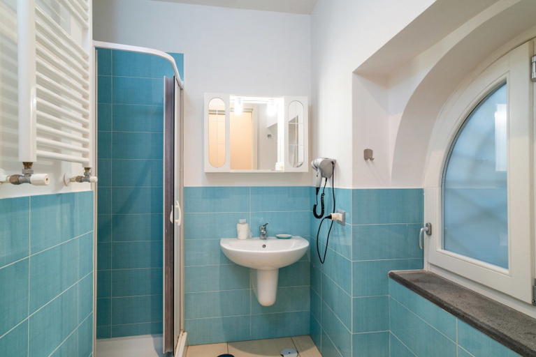 Bathroom 5, Sarracino Relais, Napoli
