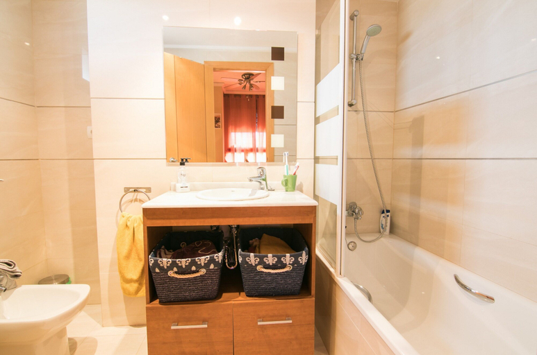Bathroom, Biopark View Apartment, Valencia