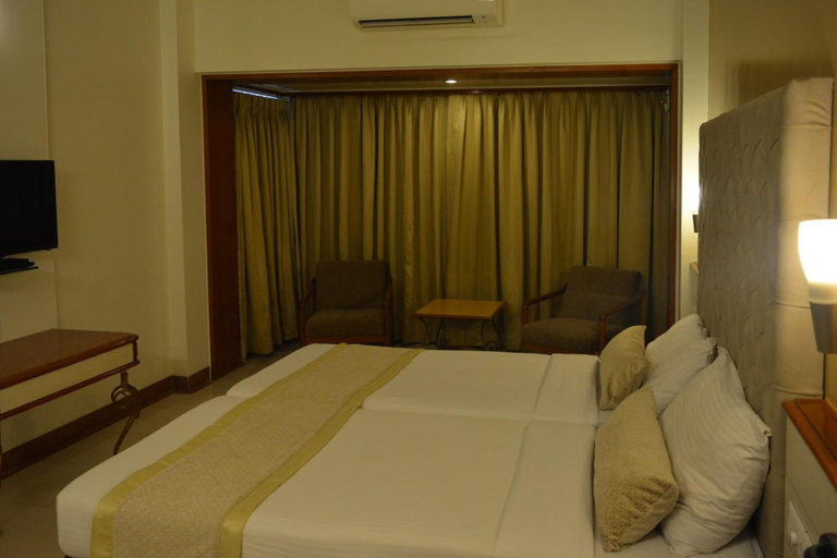 Bedroom 3, Hotel Shree Panchratna, Pune