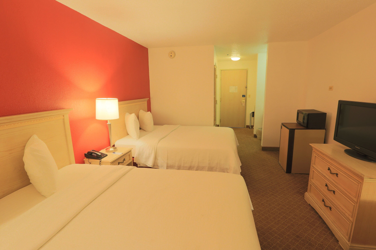 Bedroom 5, Days Inn by Wyndham Calumet Park, Cook