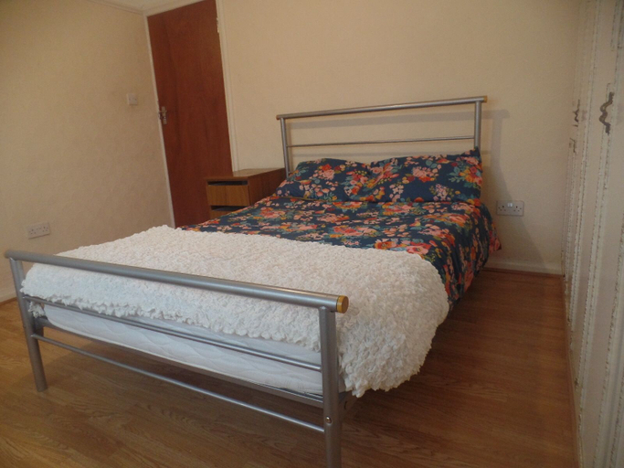 Bedroom 2, Dawpool House, London