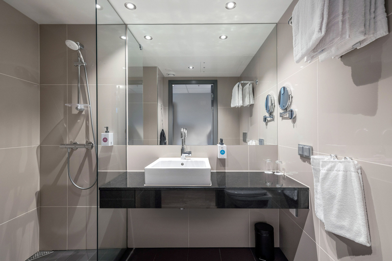 Bathroom 4, Quality Hotel Airport Vaernes, Stjørdal