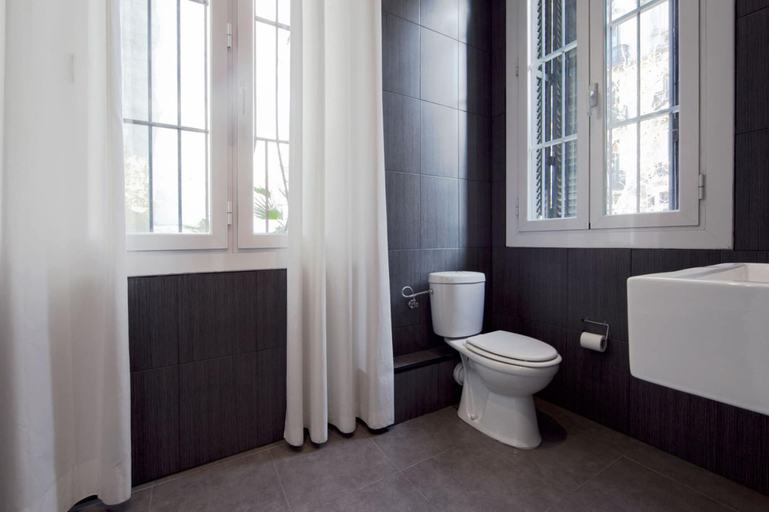 Bathroom 4, Hostal Boutique Khronos, Barcelona
