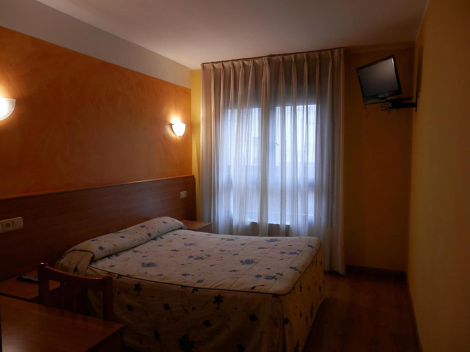 Bedroom 2, Hotel Doña María, Asturias