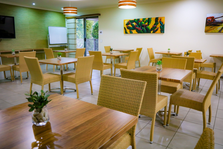 Food & Drinks 5, Chinchilla Motor Inn, Chinchilla