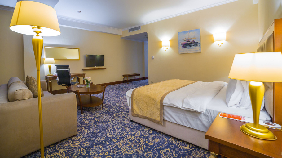 Bedroom 3, Ramada by Wyndham Almaty, Almaty