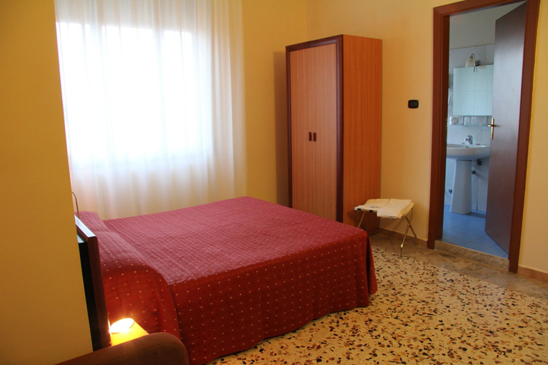 Bedroom 4, Hotel La Casa del Pellegrino, Napoli