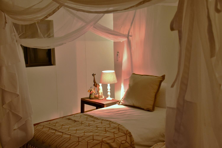 Bedroom, Cheetah View, Omatako