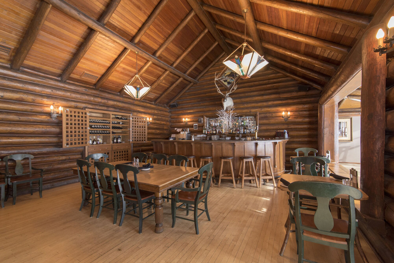 Food & Drinks 5, Deer Lodge, Division No. 15