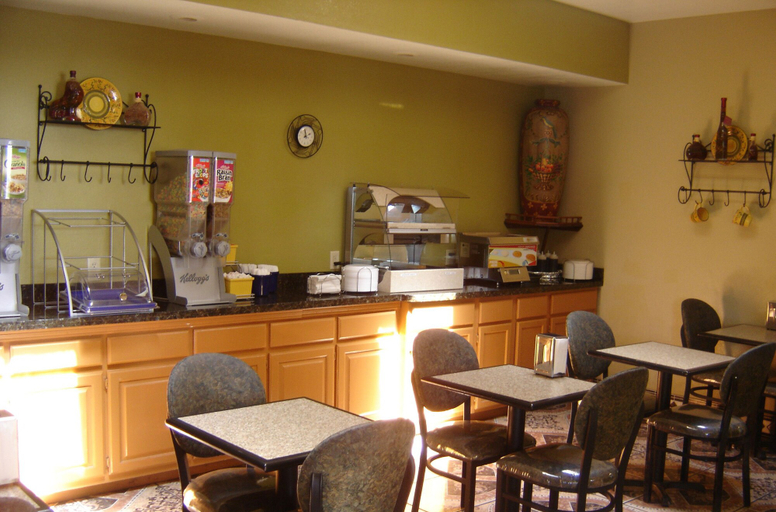 Food & Drinks 5, Days Inn by Wyndham Carlsbad, Eddy