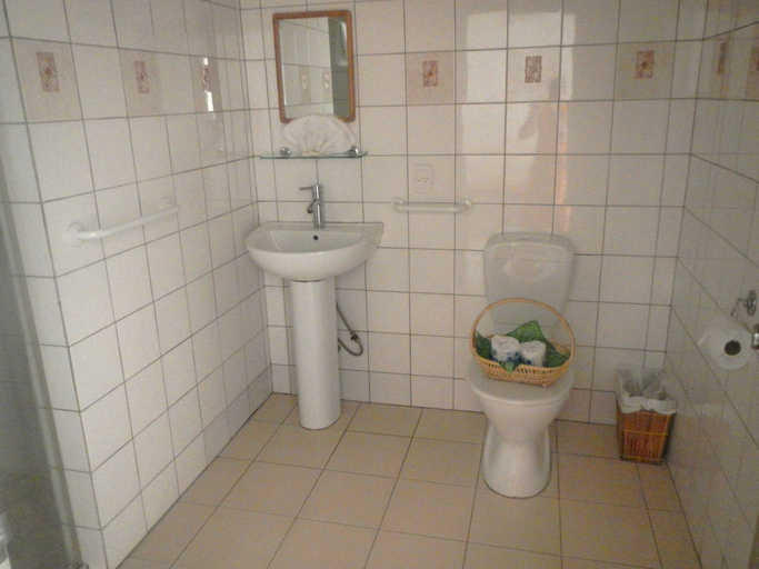 Bathroom 5, Hotel Millenia Samoa, Vaimauga West